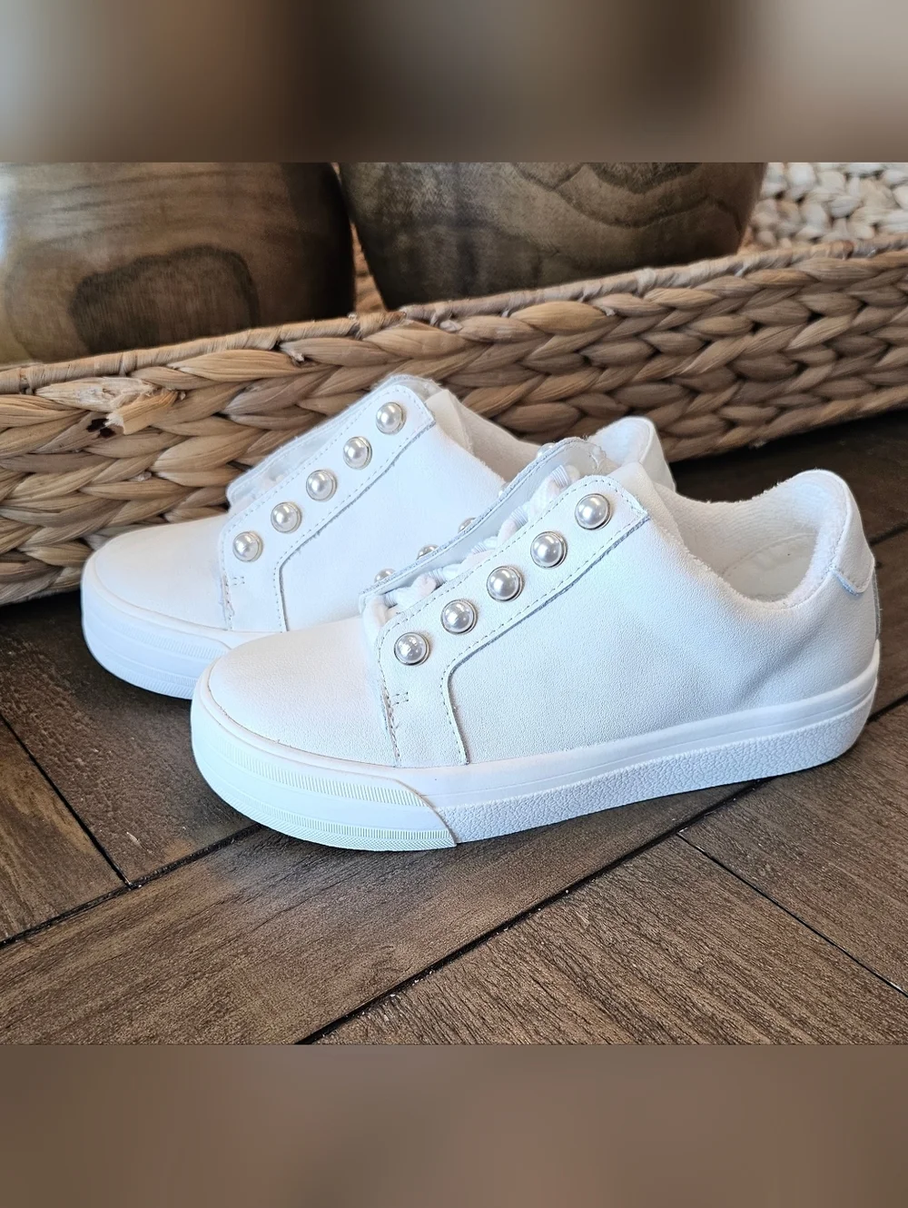 Copper Key White Leather Childrens Girl's Sneakers Shoes Pearl Accents Sz 2 & 5